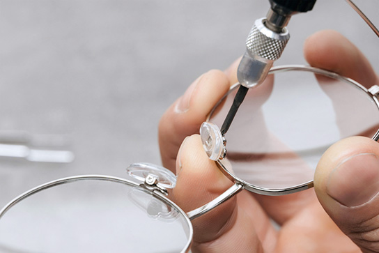 メガネの修理＆メンテナンス