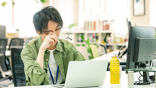 夕方になると目が疲れる